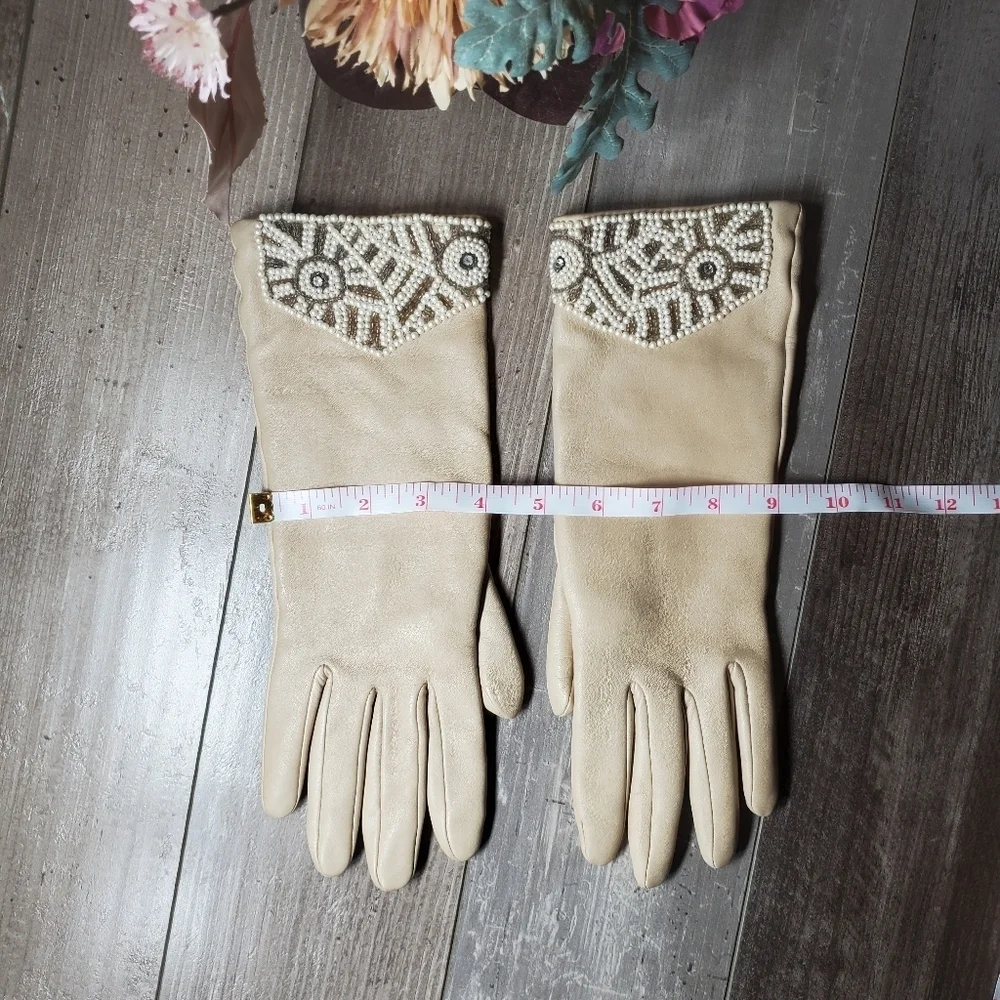 Vintage Beaded Leather Gloves Women's Size Medium Beige Cream